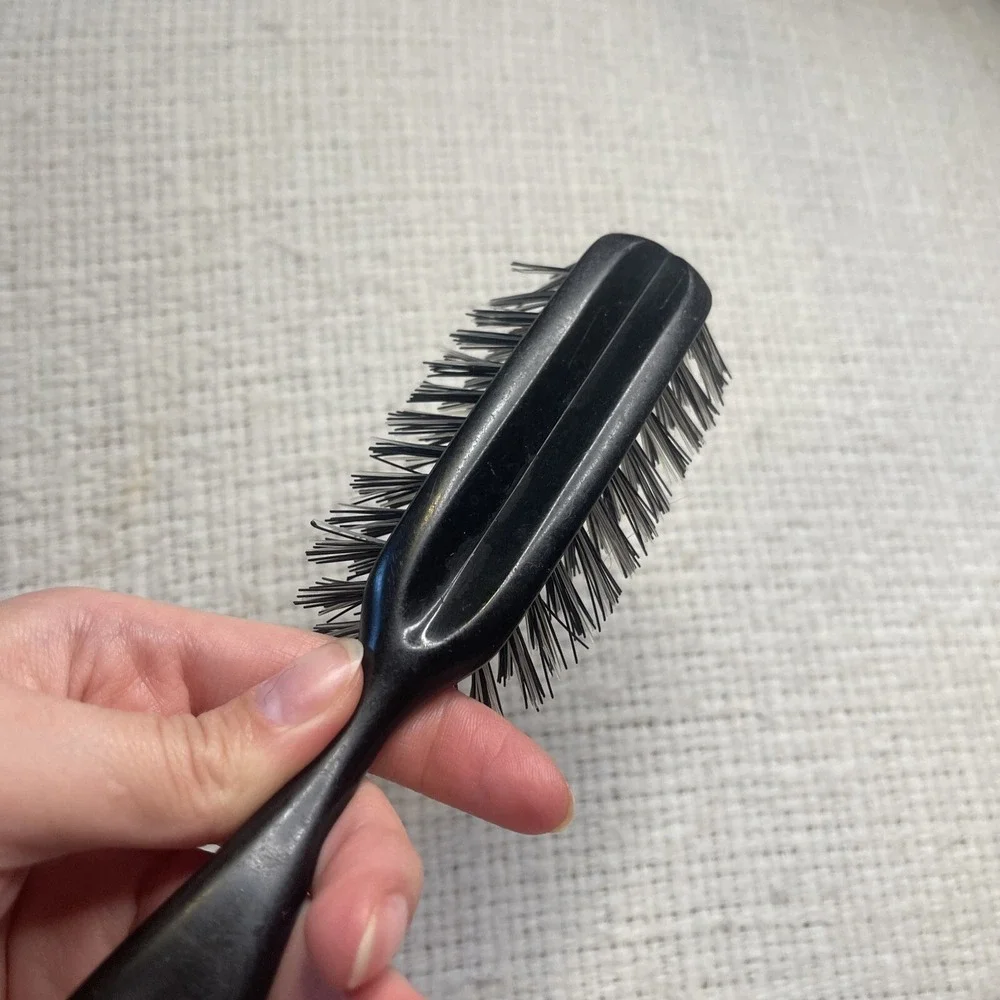 Vintage Hair Brush DeTangle v7 Black 7 Row‎ Plastic Bristle Round Brush USED